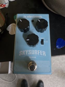 Skysurfer Reverb Pedal
