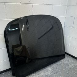 Infiniti Rear Windshield