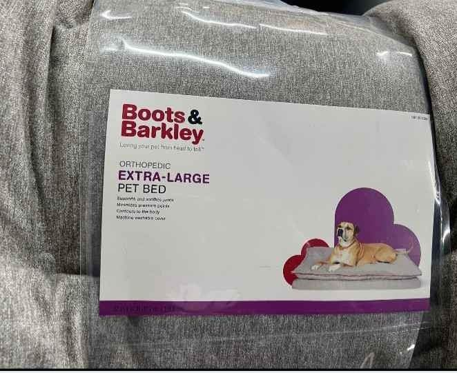Brand New Boots & Barkley Large Bed Dog