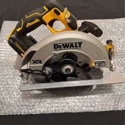 DeWalt DCS590 20V XR Circular Saw — 100% Original. Includes Blade. Battery Not Included; Does Not Come in Box.