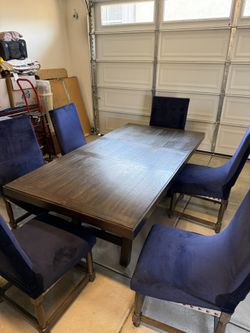 Dining table (with free chairs)