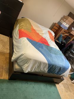 FREE PLATFORM QUEEN BED FRAME