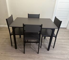 Small 5 Piece Dining Set - BARELY USED $90