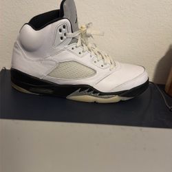 Men Jordan 5s
