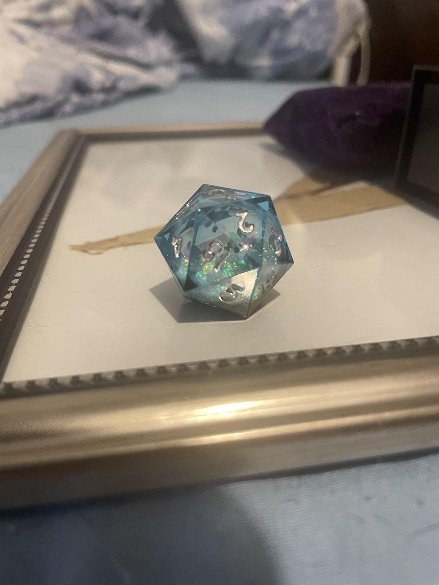 Fluid Filled Glitter Dice Set