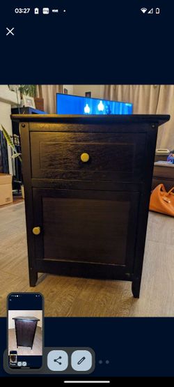 Nightstand (1) $25 25x19x15