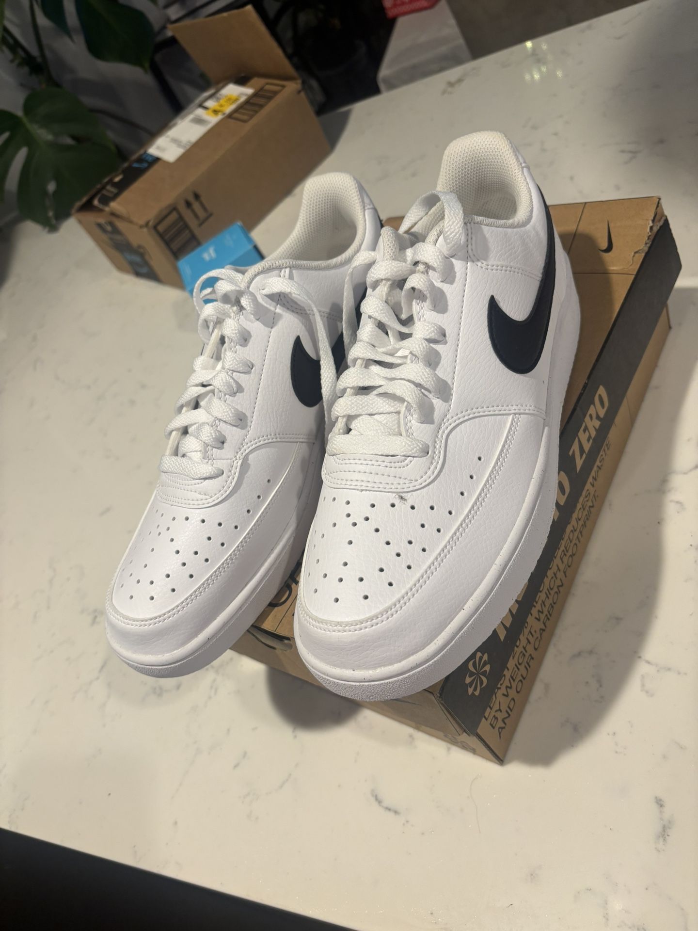 NEW men Nike Shoes Size 8.5