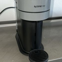 Mint Condition Nespresso virtuous Machine