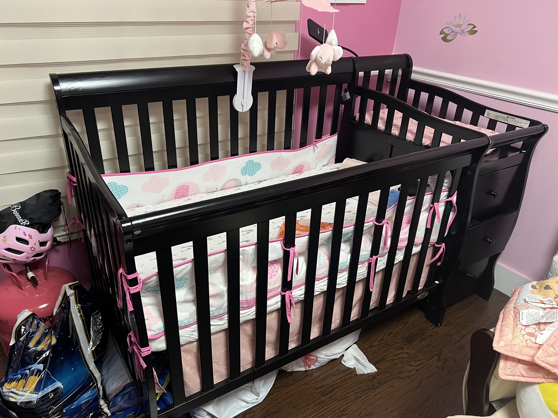 Dream on Me Crib with Changing Table