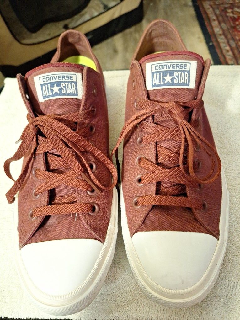 Chuck Taylor All Star Low Burgundy Men's Size 11