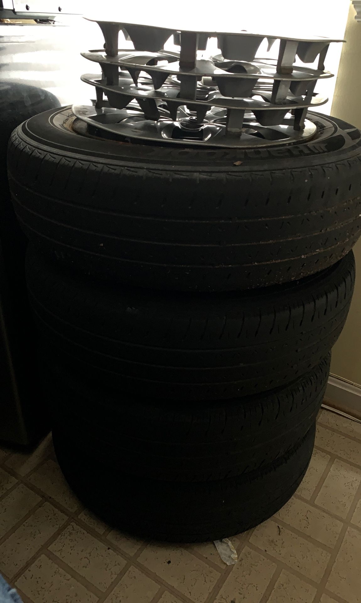 Hyundai Accent wheels and tires