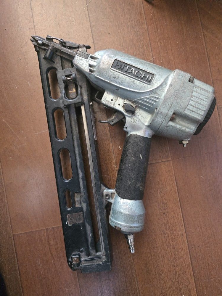 Hitachi Finish Nail Gun
