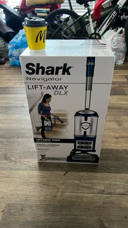 Shark Navigator lift-away dlx Cleaner
