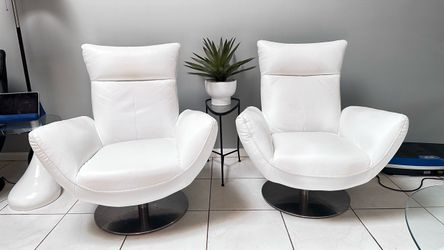 2 swivel chairs white leather
