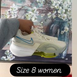 Size 8 women Nike sneakers