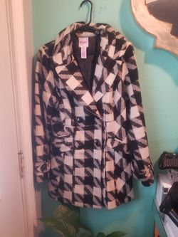 Candies Houndstooth  Black/White Print Coat..Size Xl Womens..Great Condition!