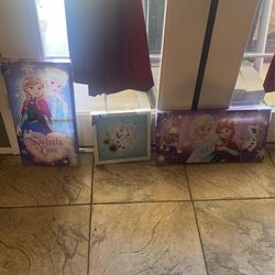 Anna & Elsa Frozen Wall Pictures