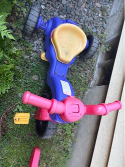 Fisher-Price Toddler Tricycle / Trike