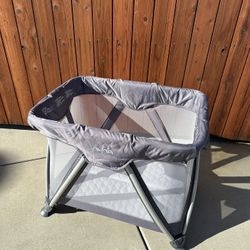 Nuna Mini Travel Crib