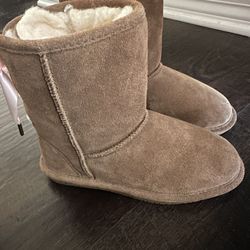 New Bear Paw Boots With Pink Bow Kids Size 2