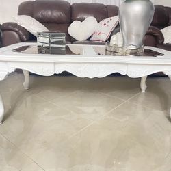 COFFEE TABLE AND 2 END  TABLES / Mesa De Centro Y 2 Mesas Auxiliar 