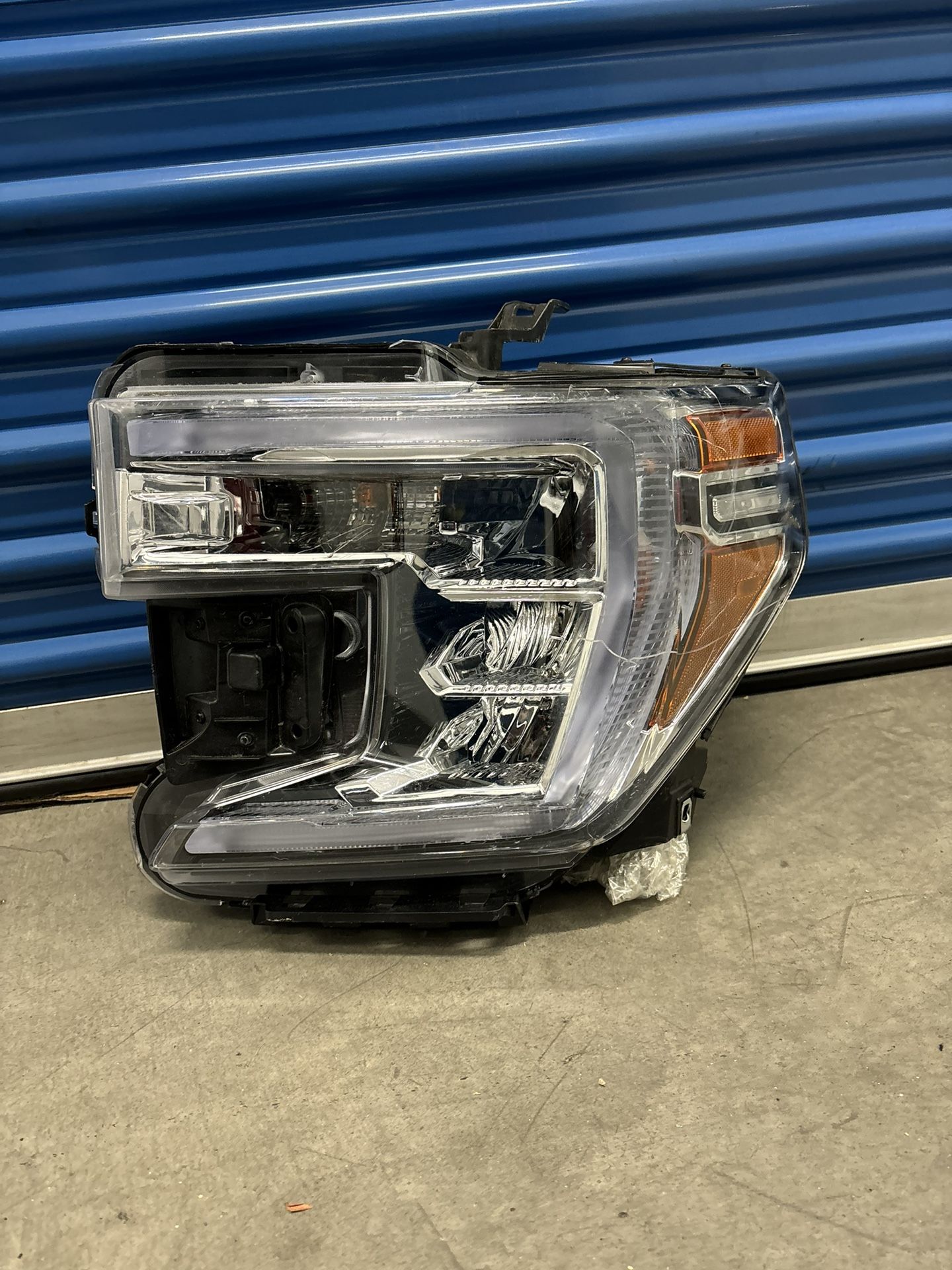 2019,2020,2021 GMC Sierra 1500 Headlight Lh Driver
