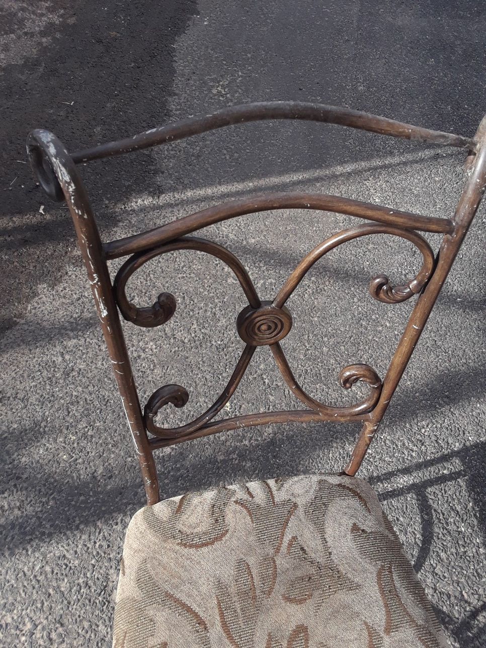 Elegant•Ornate Curvy Metal chair (PU/DELIVER Petworth DC