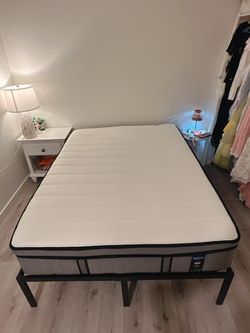 King size mattress ￼