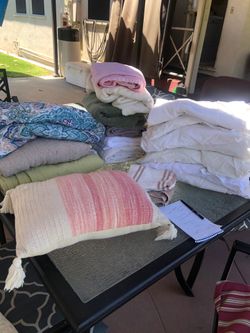 Clean gently used a few times !