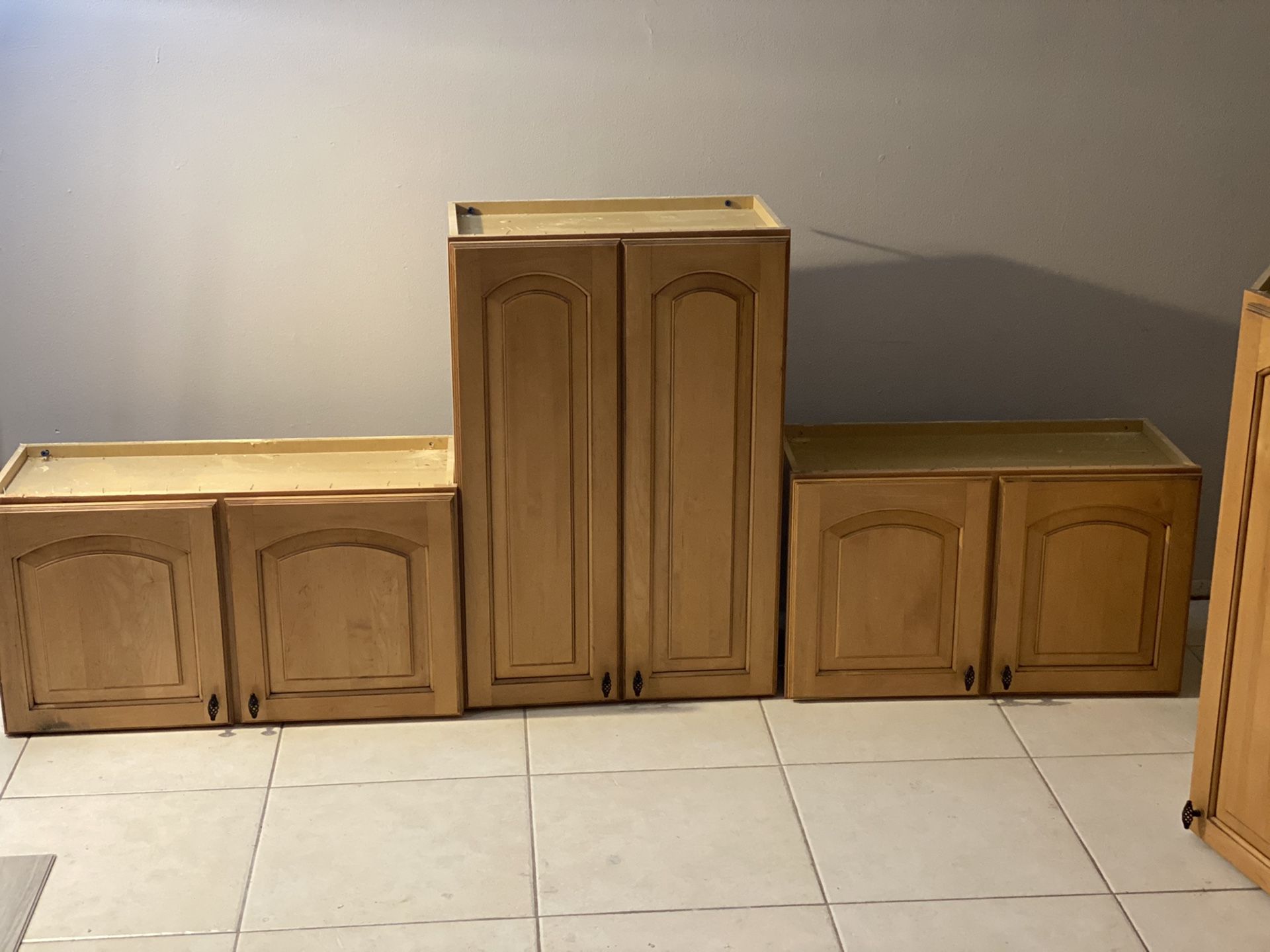 Wood kitchen cabinets great condition