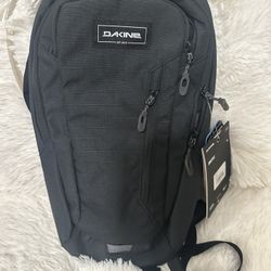 Dakine 6L Shuttle Bike Backpack with 2L Hydration Reservoir 