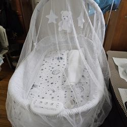 Delta Children Bassinet. And Crib. 
