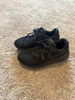 Boys Nike shoes size 2