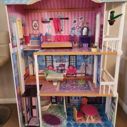 Barbie Doll House With Dolls