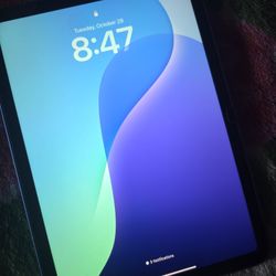 Like New iPad 10th Gen/64GB Wifi Only  With Keyboard N Pen 