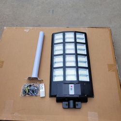 Solar Street Light  1,000 Watts Come With Remote Control  And Post