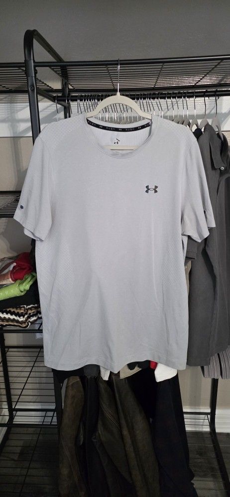 Men's Under Armour Active Shirts Size L