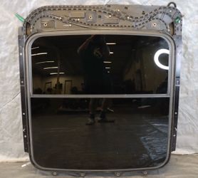 Cadillac  CTS v3 sunroof parts 16-19