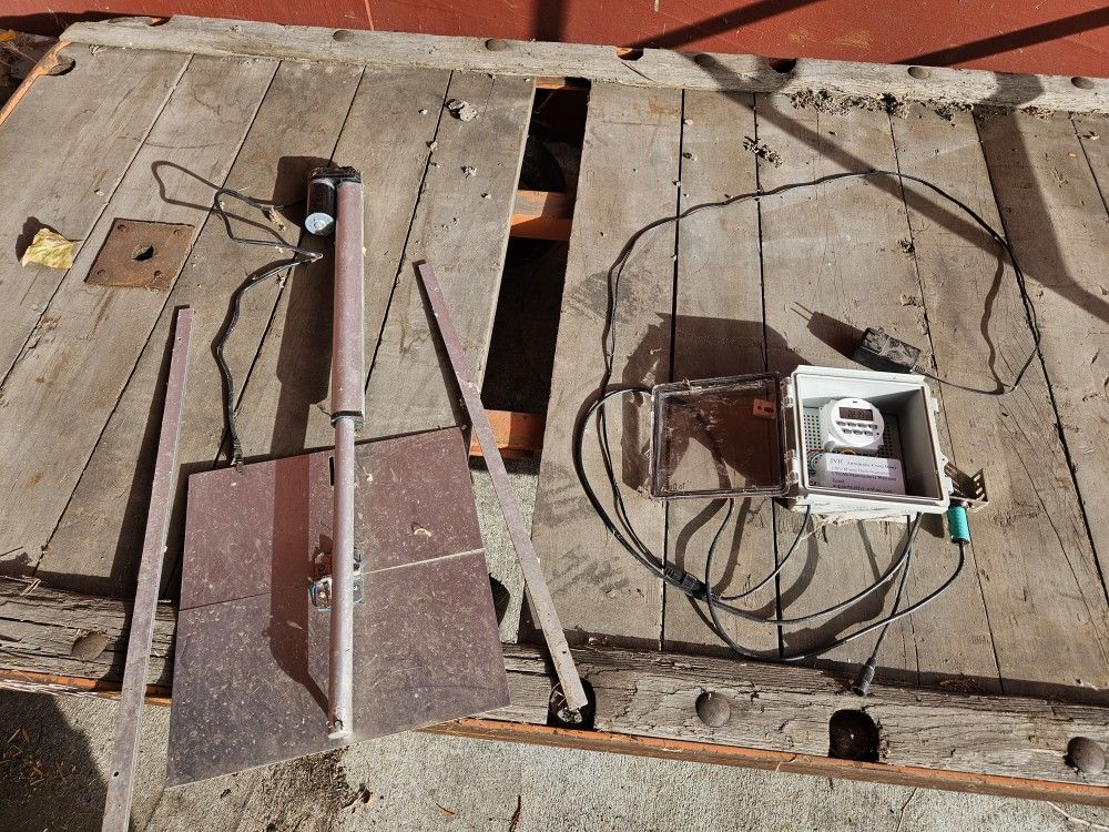 JVR Automtis Chicken Coop Door