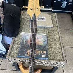 Schecter Electric Bass Guitar 4. Mint Condition 