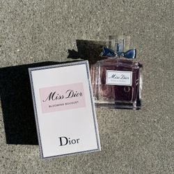 Miss Dior Blooming Banquet
