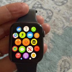 Apple Watch Series 4  Gps 44mm (Read desc)