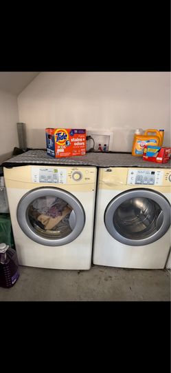 Whirlpool Front Load Washer & Dryer Set – Works Great