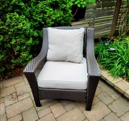 Oversized outdoor armchair