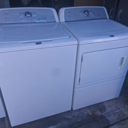 Maytag  Bravo Washer And Gas Dryer 