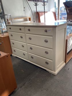 LINDEN STREET 8 Drawer Lowboy Dresser