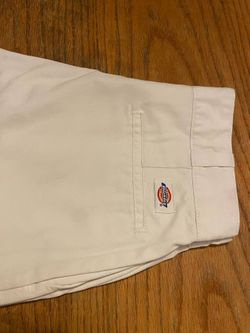 Women’s Dickies White Dress Shorts Size 31w Mid Rise Great Condition No Stains / Rips