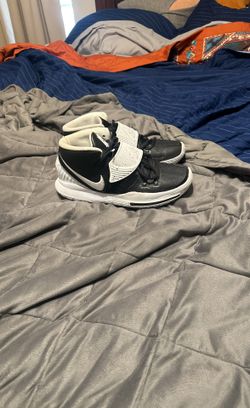kyrie basketball shoes size 10