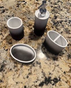 Brand new complete ceramic bathroom set
