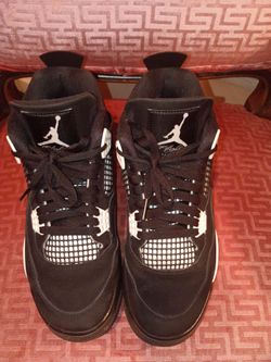Jordan 4 retro white thunder